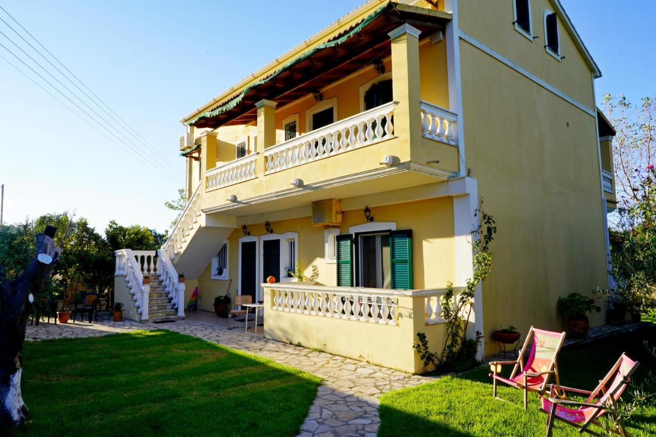 Stefanias Prasoudi Beach Agios Matthaios  Экстерьер фото